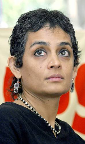  La escritora Arundhati Roy será juzgada por “violar” ley antiterrorista en India