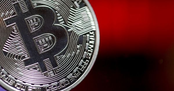  Bitcoin se hunde: su precio rompió un piso que pone en alerta al mercado