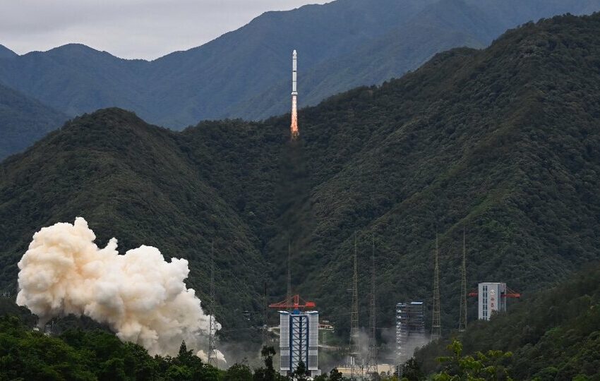  China y Francia lanzaron un satélite al espacio para estudiar la historia del Universo