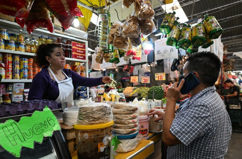  “Ahorita no alcanza para nada con estos precios”: así se vive la inflación en locales y …