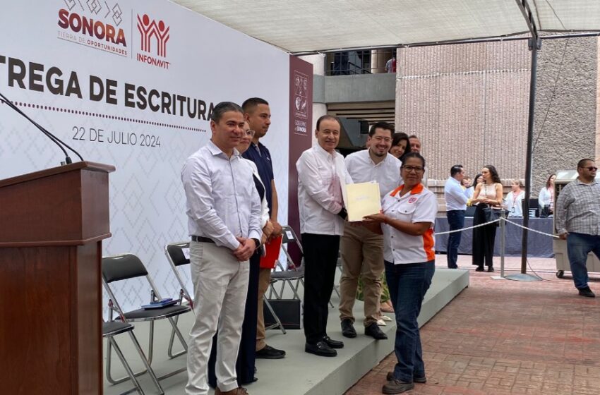  Encabeza Alfonso Durazo entrega de escrituras de vivienda en Hermosillo – Radio Sonora