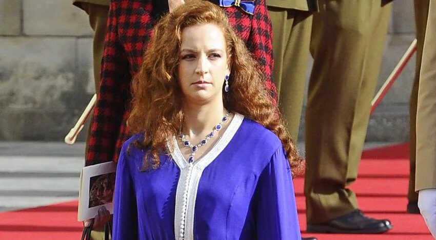  La sorprendente reaparición de Lalla Salma, ex mujer de Mohemed VI: sus lujosas vacaciones en Mykonos con su hijo