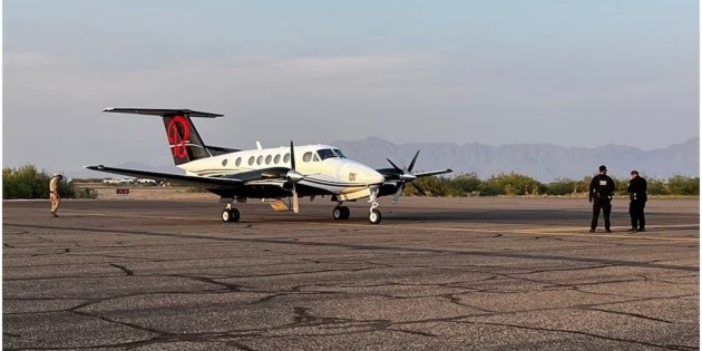  Había cinchos, gansitos y papas en el avión donde trasladaron a 'El Mayo'