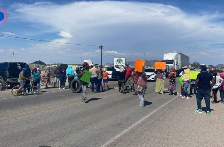  Se manifiestan pobladores de El Triunfo sobre carretera Hermosillo-Bahía de Kino