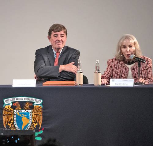  Luis García Montero recibió en Bellas Artes el Premio Internacional Carlos Fuentes