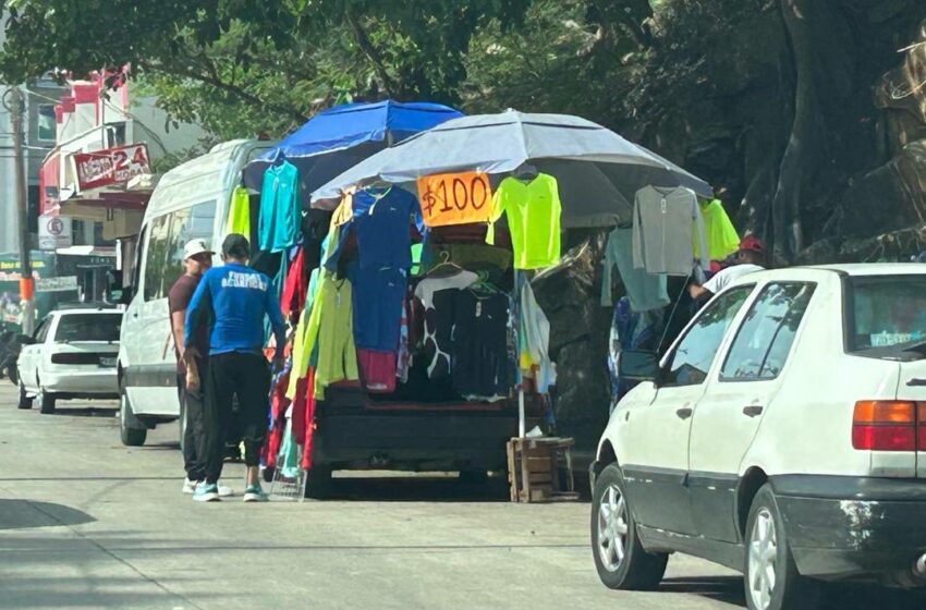  Comerciantes convierten en tianguis la vía pública en Caleta – El Sol de Acapulco