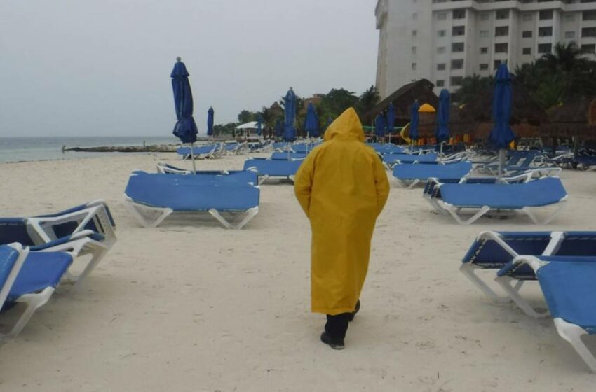  'Combo' de ondas tropicales 'inundan' el sureste: ¿En dónde se esperan lluvias intensas hoy?