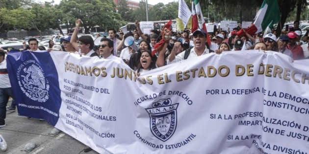  Aumenta rechazo contra las reformas de López Obrador