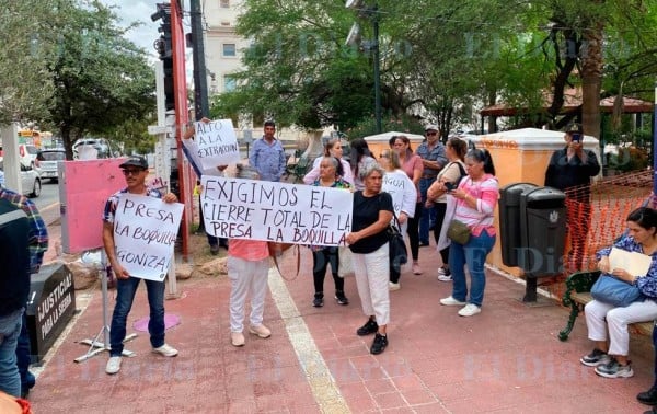  Exigen frente a Palacio de Gobierno el cierre de La Boquilla – El Diario de Chihuahua