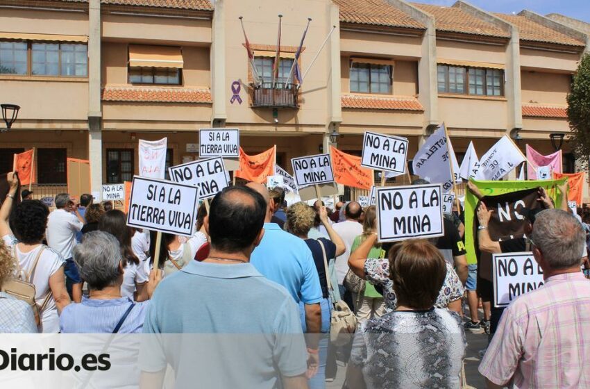  "Cientos" de personas se concentran en Santa Cruz de Mudela para pedir el fin de la … – El Diario