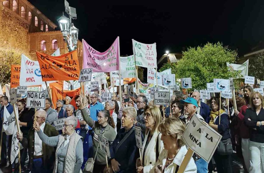  Más de mil personas clamaron en Torrenueva contra la minería de tierras raras en Ciudad Real