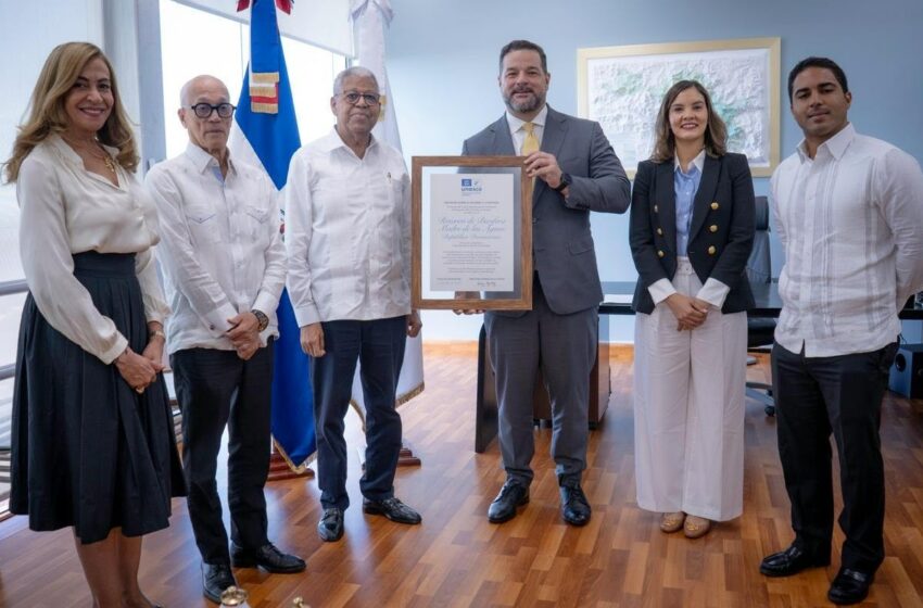  Medio Ambiente recibe certificado de la Reserva de Biósfera Madre de las Aguas