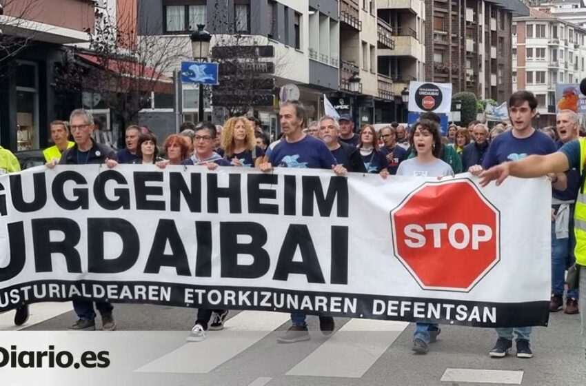  Clamor de miles de personas en las calles de Gernika contra el nuevo Guggenheim proyectado en Urdaibai