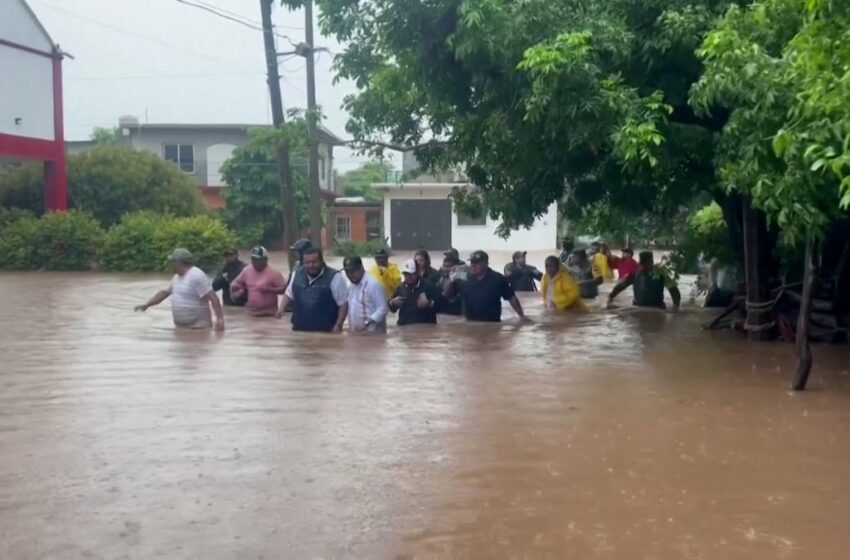  Crece la alerta en el sur de Oaxaca por la inminente llegada de la depresión tropical Once-E