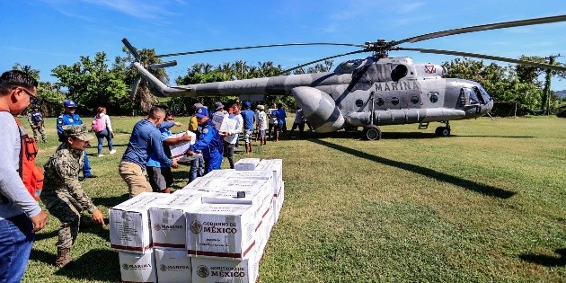  Afectados por el huracán John en el sur de México reciben despensas del Gobierno