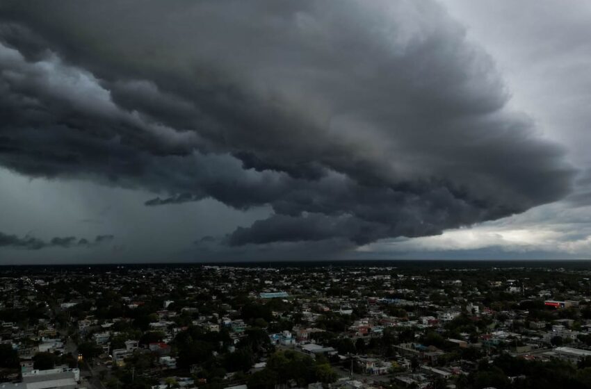  Onda Tropical 28 continúa su paso por México