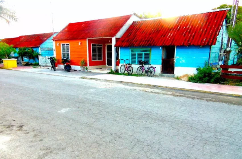  ¿Cómo llegar a San Felipe, el mágico pueblito de colores de Yucatán y qué hacer en él?