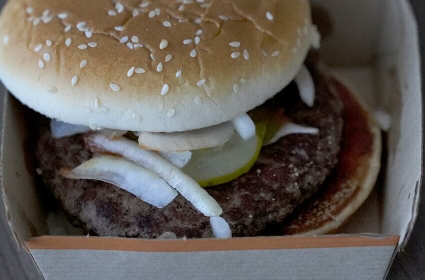  Reportan 75 casos de E. coli vinculados a hamburguesas de McDonald’s en EEUU