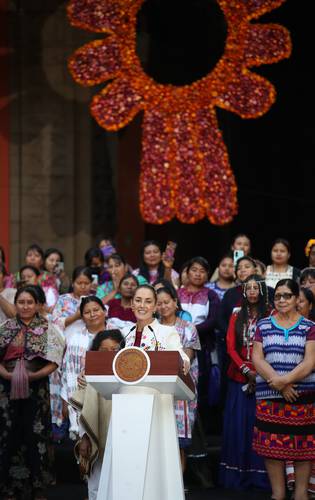  En Palacio Nacional, Sheinbaum refrenda su apoyo al arte indígena