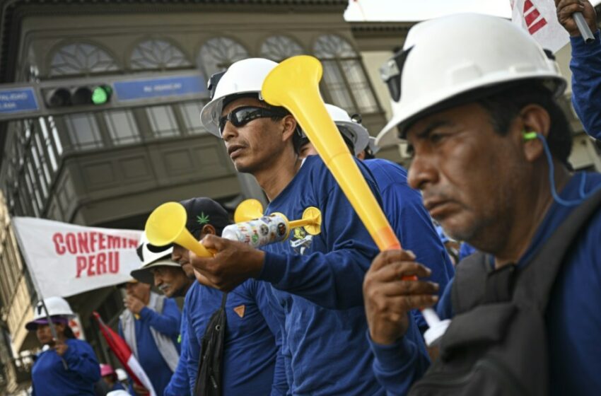  El Congreso de Perú amplía el plazo de formalización de los mineros artesanales