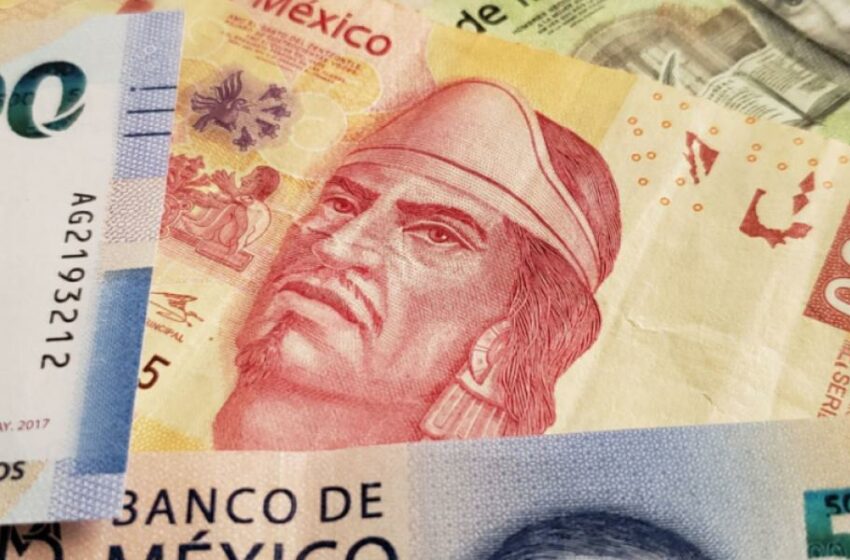  Peso mexicano cae por tercera jornada ante fortaleza del dólar; cierra semana negativa