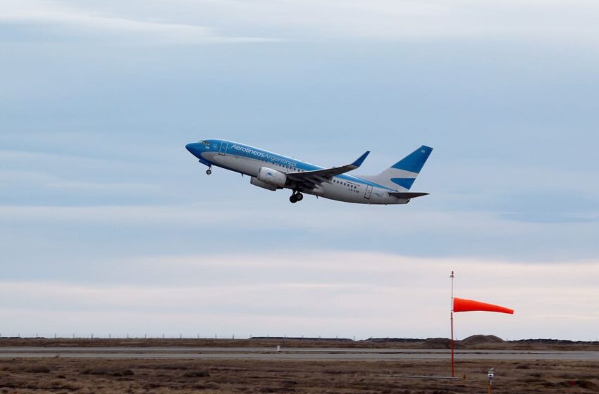  Tras cancelar vuelos por una huelga, Aerolíneas Argentinas suspendió las reuniones paritarias con los gremios