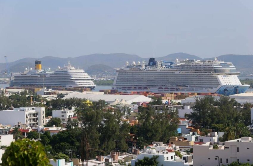  Mazatlán vive un día con 8 mil turistas de cruceros que pasean por sus calles