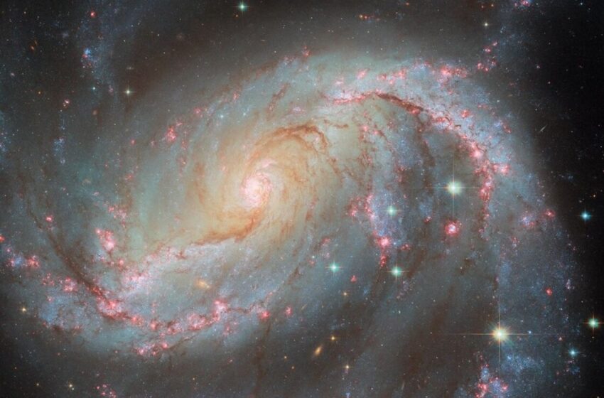  Hubble observa un espectáculo de luces en la galaxia NGC 1672