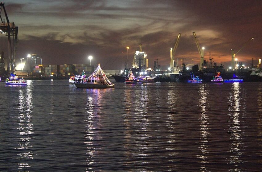  Disfrutan miles de personas desfile de luces de embarcaciones en el puerto – El Imparcial