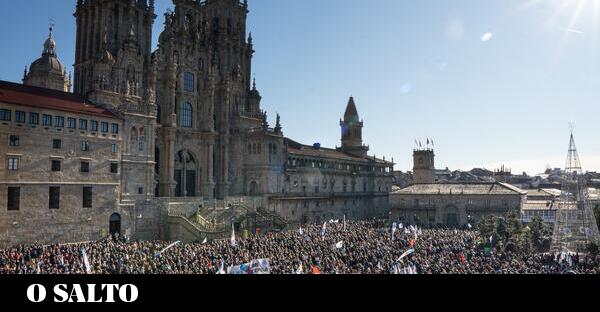  Unha manifestacion historica contra a celulosa de Altri e a Xunta desborda Compostela – El Salto