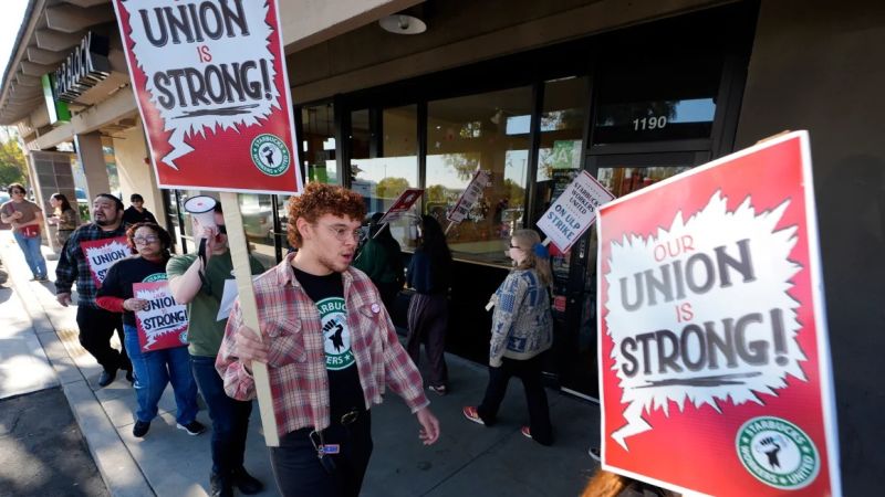  La huelga sindical de Starbucks se extiende a 9 estados de EE.UU.