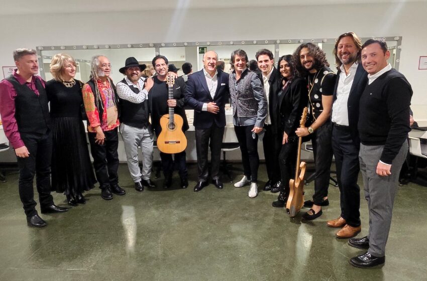  El Teatro Florida se llena con el espectáculo ‘Celebrando a Paco’