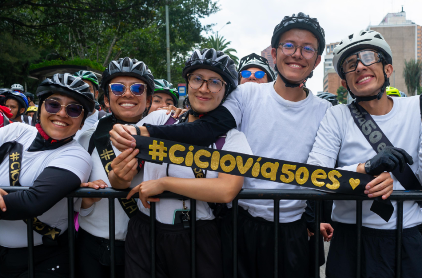  Bogotá celebró los 50 años de la Ciclovía con la presencia del alcalde Galán