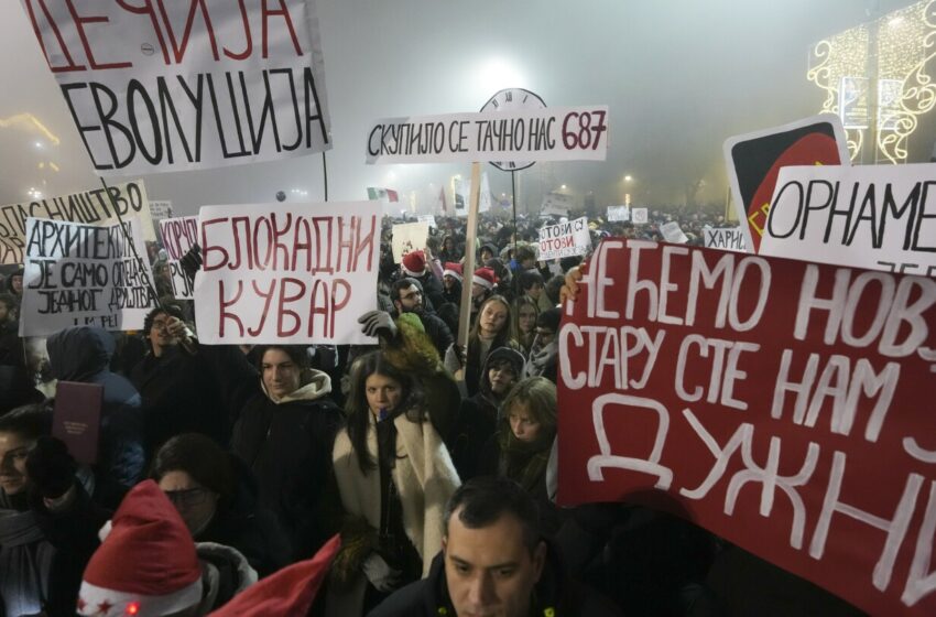  Miles convierten celebración de Año Nuevo en protesta antigubernamental en Serbia