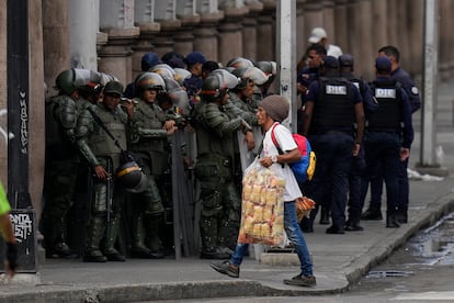 Un vendedor en Caracas, el 5 de enero de 2025.