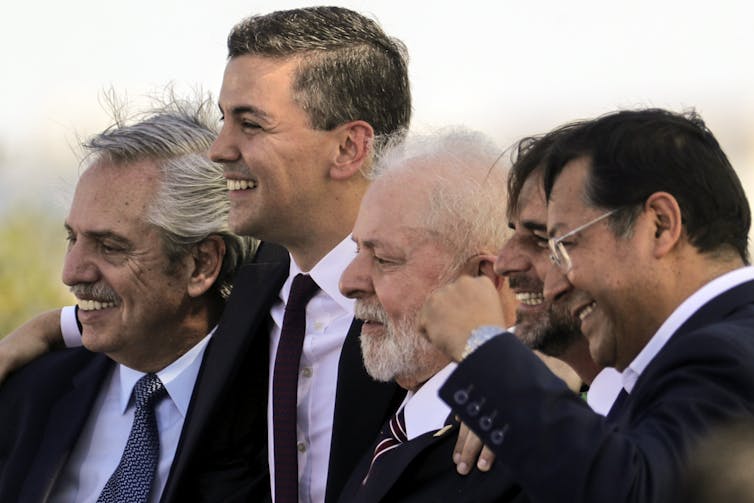 The leaders of Argentina, Brazil, Paraguay, Uruguay and Bolivia standing next to each other.