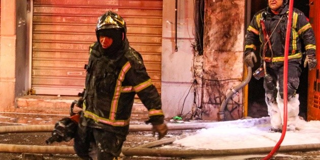  CDMX: Se reporta incendio afuera de la estación del Metro Salto del Agua