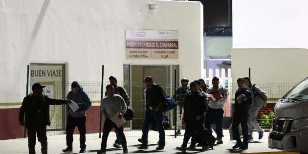  Primeros deportados detenidos en redadas llegan a Tijuana