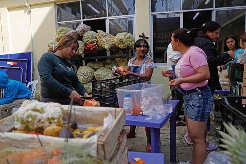  La Central de Abasto dona comida a casa de migrantes – La Jornada