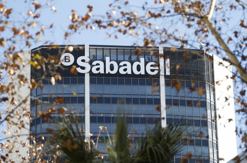  Banco Sabadell presenta a la CNMC sus alegaciones a la OPA de BBVA y reclama medidas estructurales