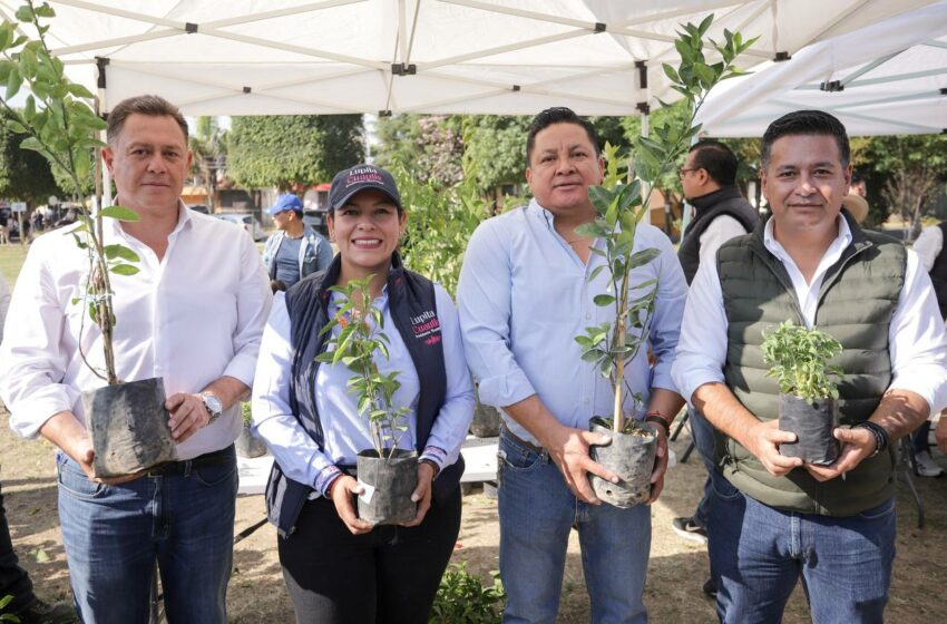  Lupita Cuautle cuida el medio ambiente con adopción de árboles | El Heraldo de Puebla