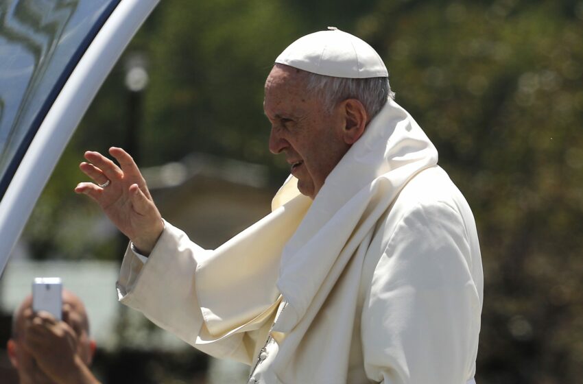  El papa Francisco frente al laberinto Vaticano