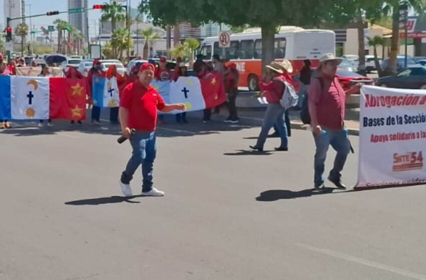  Marcha del CNTE en Hermosillo, Sonora : Acuden Alrededor de 15 Mil Docentes | N+