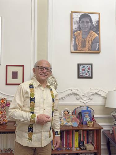 Distinguen a Diego Prieto con la Medalla Valentín Gómez Farías, de la SMGE