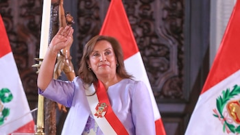 Dina Boluarte llegó al Vaticano