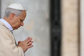 El Papa León XIV oficia