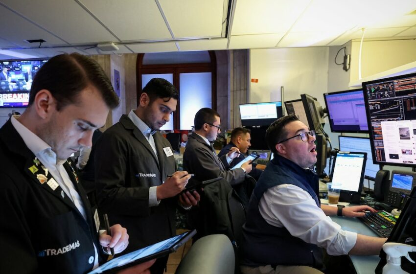 Mercados: caen las acciones argentinas mientras Wall Street afirma ganancias de la mano de las tecnológicas