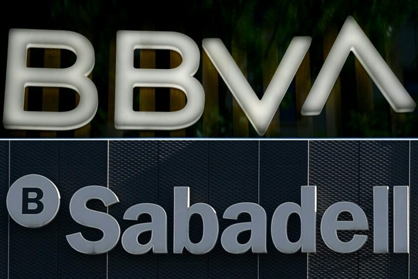 El Gobierno español lanza una consulta inédita sobre la OPA hostil del BBVA al Sabadell