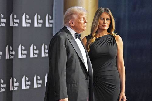 Abuchean a Donald Trump en la apertura de Los miserables