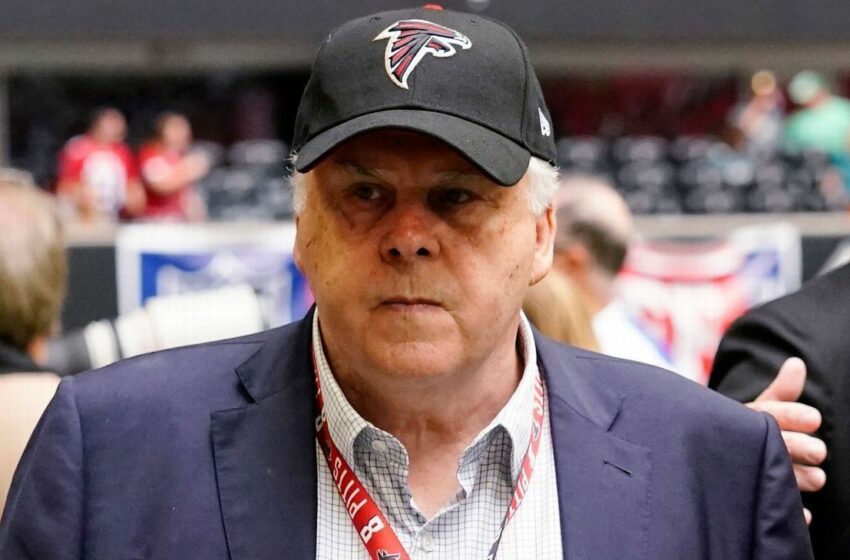 Falleció ex propietario minoritario de Washington, Fred Smith
